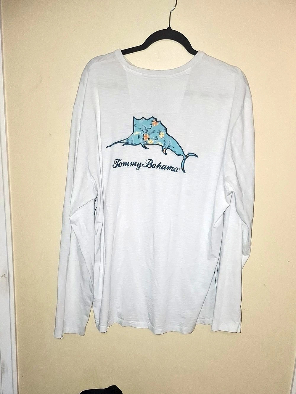 Tommy Bahama Relax Long Sleeve Graphic Tee in White